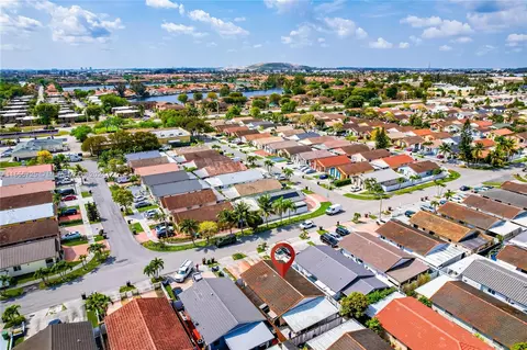 View/Area - 2439 W 70th St, Hialeah, FL 33016 photo 6 of 12
