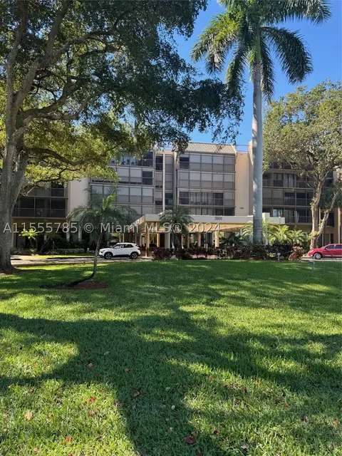 2800 N 46 Ave #A404, Hollywood, FL 33021