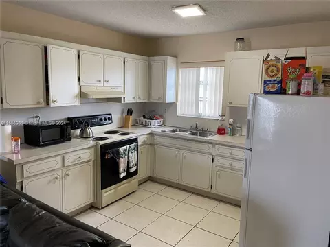 1825 Cleveland St #14, Hollywood, FL 33020