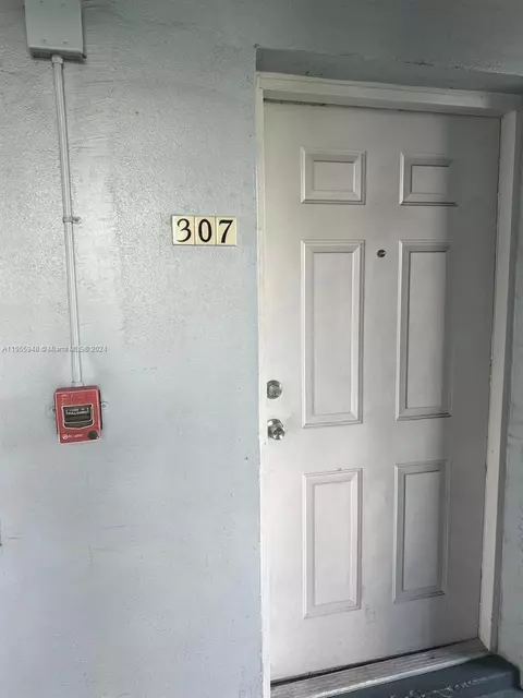 1610 NW N River Dr #307, Miami, FL 33125