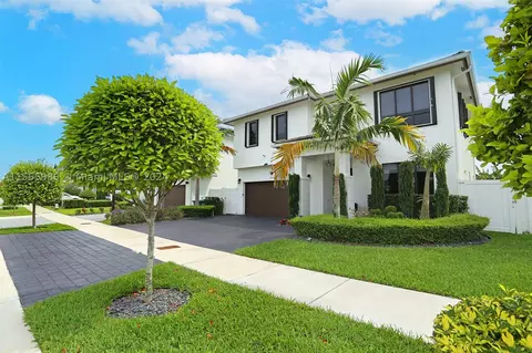 23555 SW 107th Pl, Homestead, FL 33032