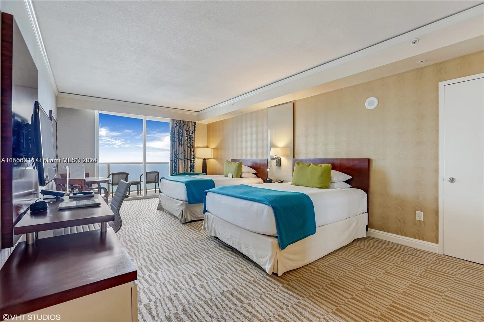 18001 COLLINS AVE Unit 606  