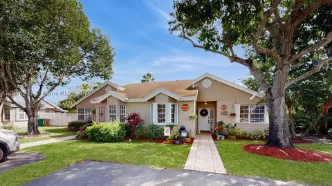 11170 SW 11th Pl, Davie, FL 33324
