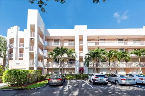 2601 N Nob Hill Rd #109, Sunrise, FL 33322