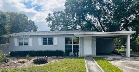 225 Davis Rd, Palm Springs, FL 33461