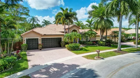 5 NW 108th Way, Plantation, FL 33324