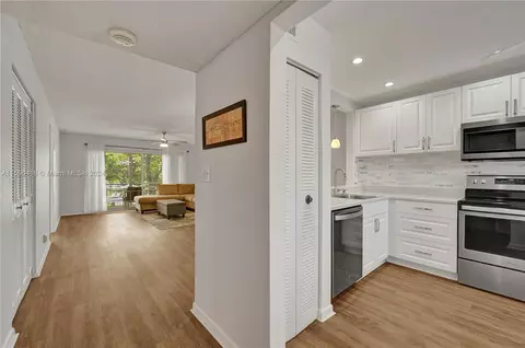 8838 W Mcnab Rd #206, Tamarac, FL 33321