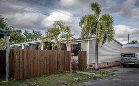 220 NE 12th Ave #LOT 14, Homestead, FL 33030