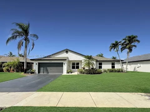 11643 SW 50th Ct, Cooper City, FL 33330
