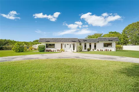 9763 SW 68th St, Miami, FL 33173