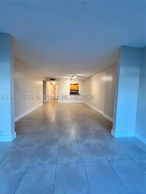 800 Parkview Dr #126, Hallandale Beach, FL 33009