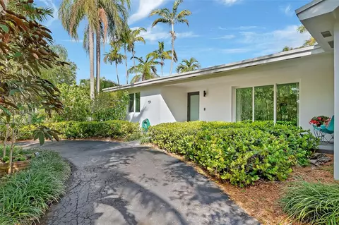7511 SW 172nd St, Palmetto Bay, FL 33157