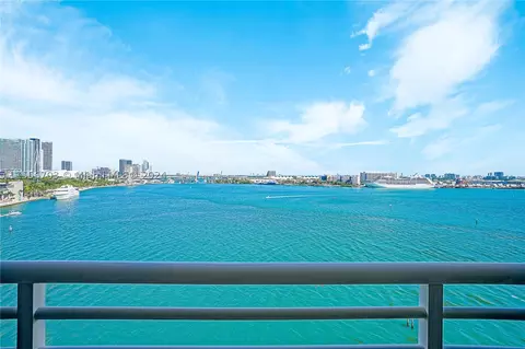 848 Brickell Key Dr #902, Miami, FL 33131