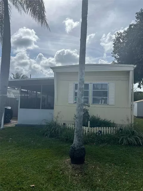 4831 SW 48 Ave UNIT 8, Davie, FL 33314