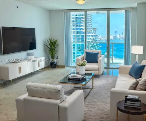 31 SE 5th St #1704, Miami, FL 33131