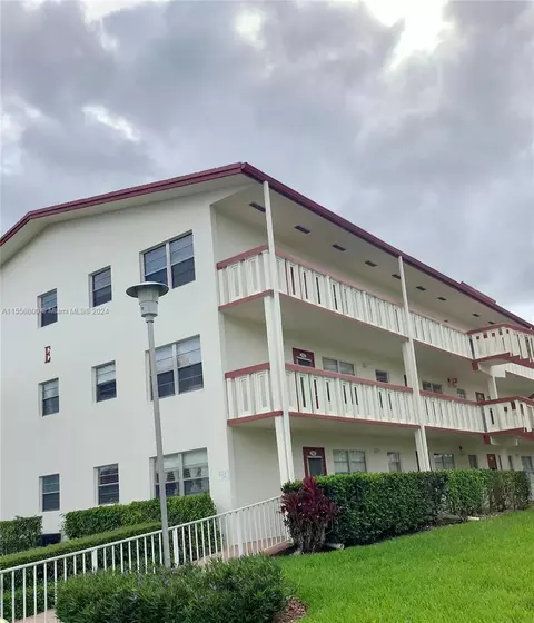 View/Area - 184 Brighton E #184, Boca Raton, FL 33434 photo 4 of 7