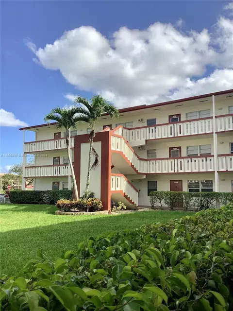 View/Area - 184 Brighton E #184, Boca Raton, FL 33434 photo 5 of 7