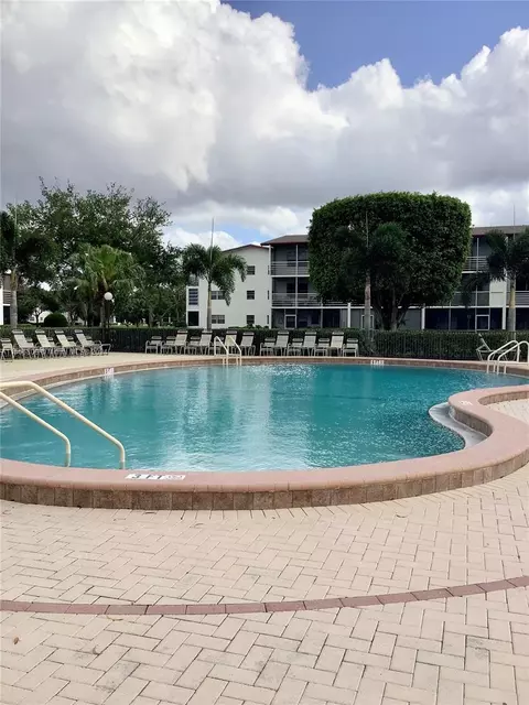 Exterior - 184 Brighton E #184, Boca Raton, FL 33434 photo 9 of 11