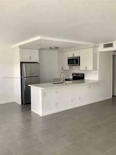 Kitchen - 184 Brighton E #184, Boca Raton, FL 33434 photo 6 of 8