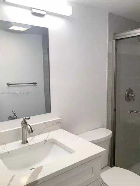 Bath - 184 Brighton E #184, Boca Raton, FL 33434 photo 2 of 5
