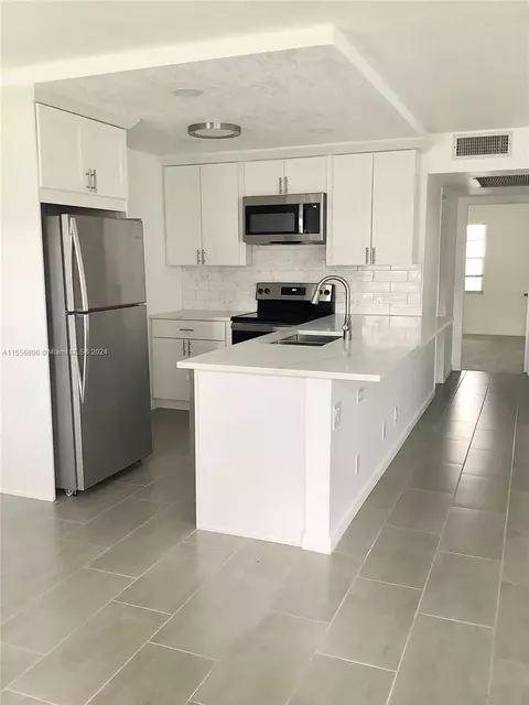 Kitchen - 184 Brighton E #184, Boca Raton, FL 33434 photo 7 of 8