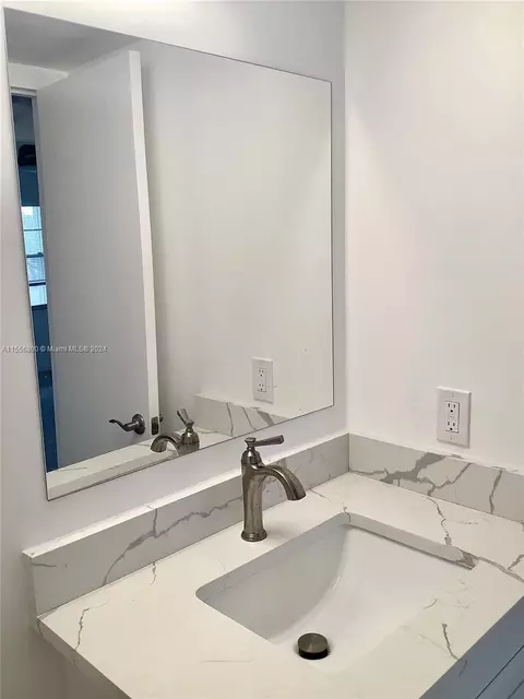 Bath - 184 Brighton E #184, Boca Raton, FL 33434 photo 5 of 5