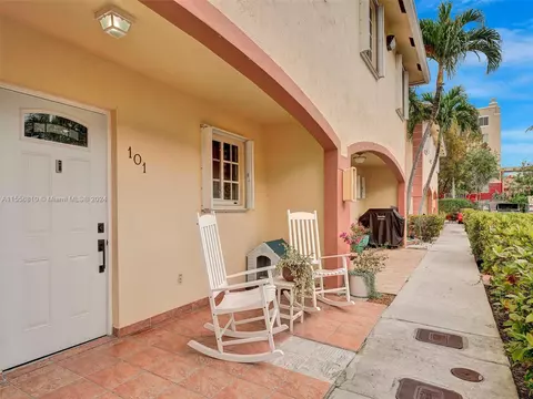 6761 NW 182nd St #101, Hialeah, FL 33015
