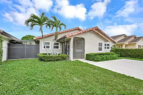 2428 SW 138th Ct, Miami, FL 33175