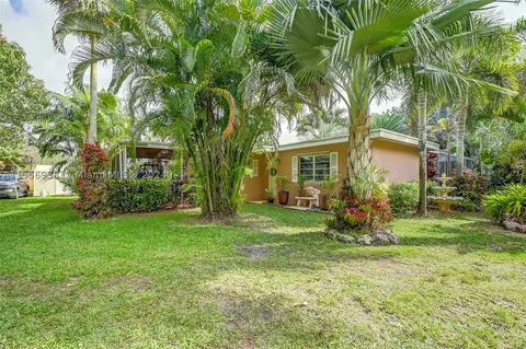 19751 SW 242nd St, Homestead, FL 33031