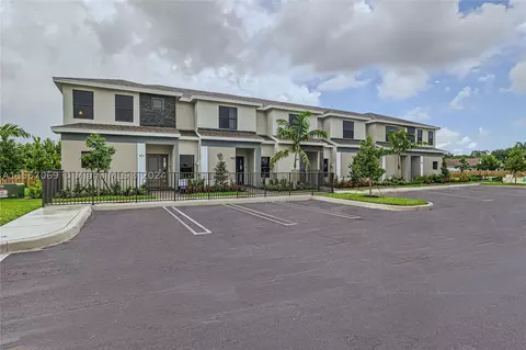444 NE 1st Dr, Florida City, FL 33034