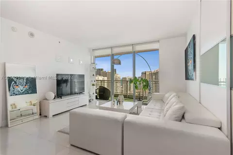 90 SW 3rd St #4410, Miami, FL 33130