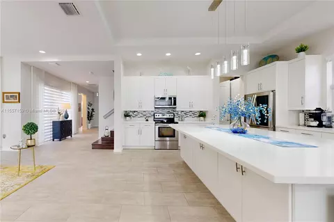 15240 SW 176th Ter, Miami, FL 33187