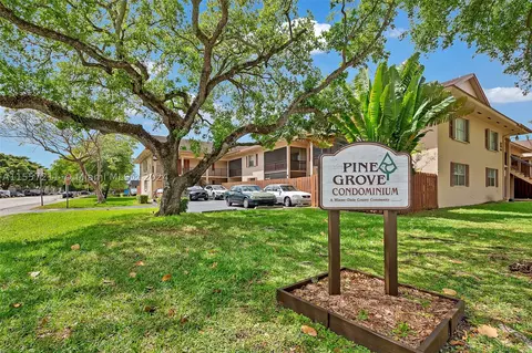 11281 SW 88th St #215K, Miami, FL 33176
