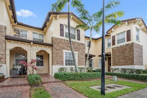 9135 SW 227th St #9, Cutler Bay, FL 33190