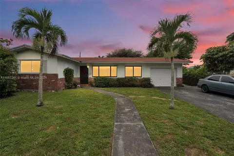4750 NW 17th St, Lauderhill, FL 33313