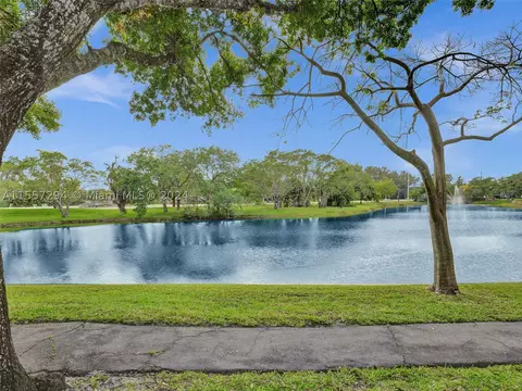 7380 NW 1st St #103, Plantation, FL 33317