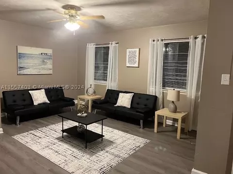 1345 Airport Dr #H19, Tallahassee, FL 32304