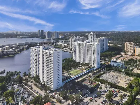 2851 NE 183rd St #1814E, Aventura, FL 33160