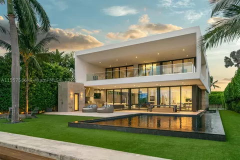 700 Lakeview Dr, Miami Beach, FL 33140
