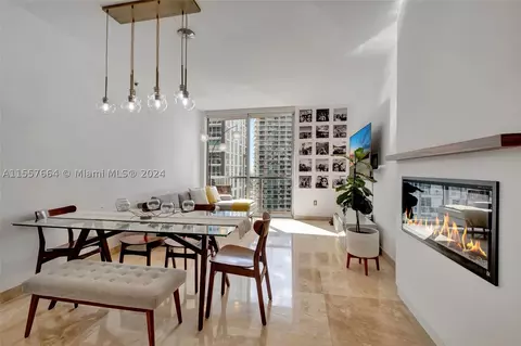 1060 Brickell Ave #3011, Miami, FL 33131