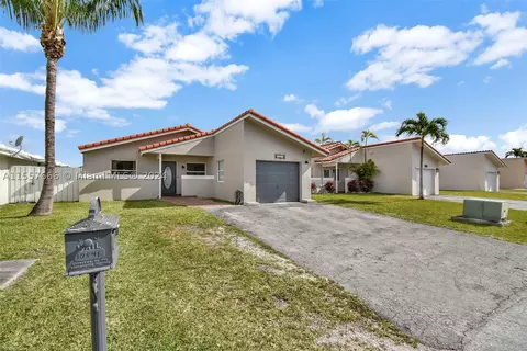 10841 SW 159th Ter, Miami, FL 33157