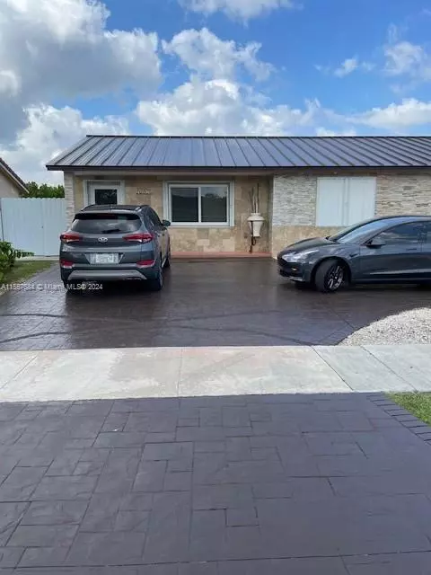 10975 SW 142nd Ln, Miami, FL 33176