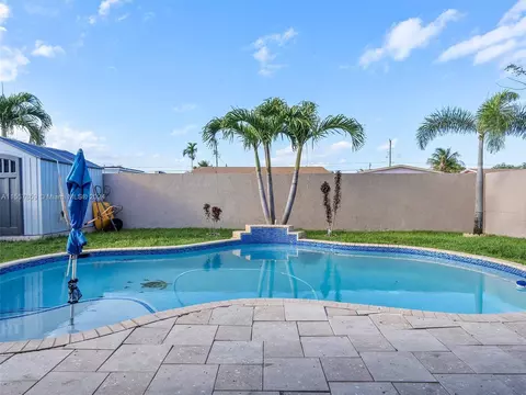 5027 SW 25th St, West Park, FL 33023