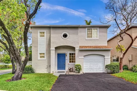 11715 NW 12th St, Pembroke Pines, FL 33026