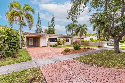 919 NE 4th Ct, Hallandale Beach, FL 33009