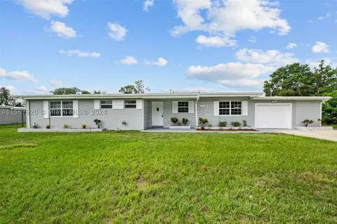 1719 E Recreation Dr, Sebring, FL 33875