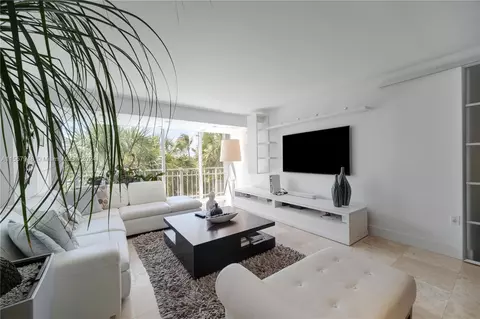 Living - Undisclosed, Key Biscayne, FL 33149 photo 3 of 6
