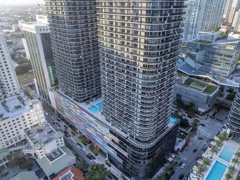 45 SW 9th St #2203, Miami, FL 33130