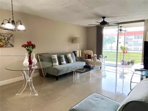 8040 N Sunrise Lakes Dr #212, Sunrise, FL 33322