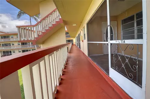 5300 Washington St #L234, Hollywood, FL 33021